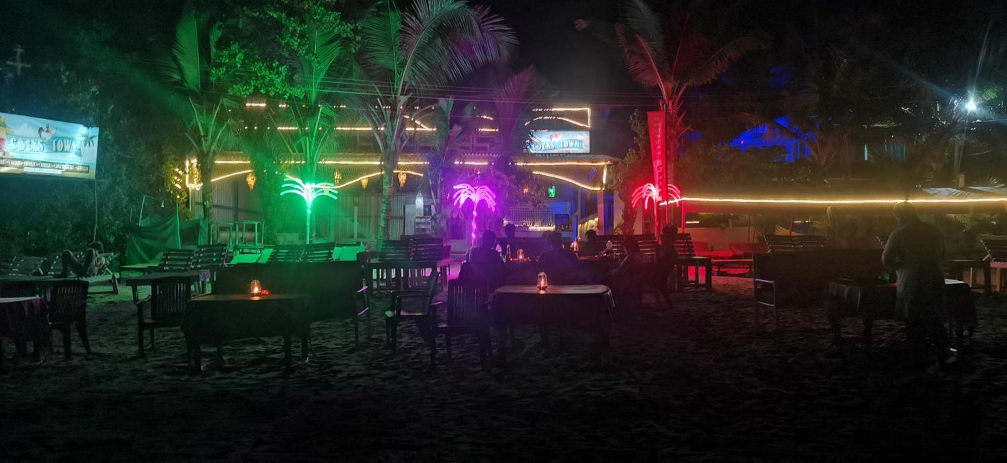 Cocks Town Hotel Арамбол Екстериор снимка